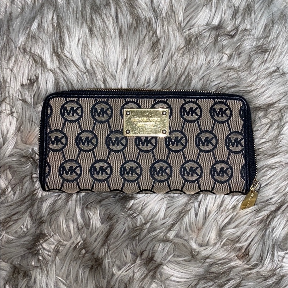 Michael Kors wallet